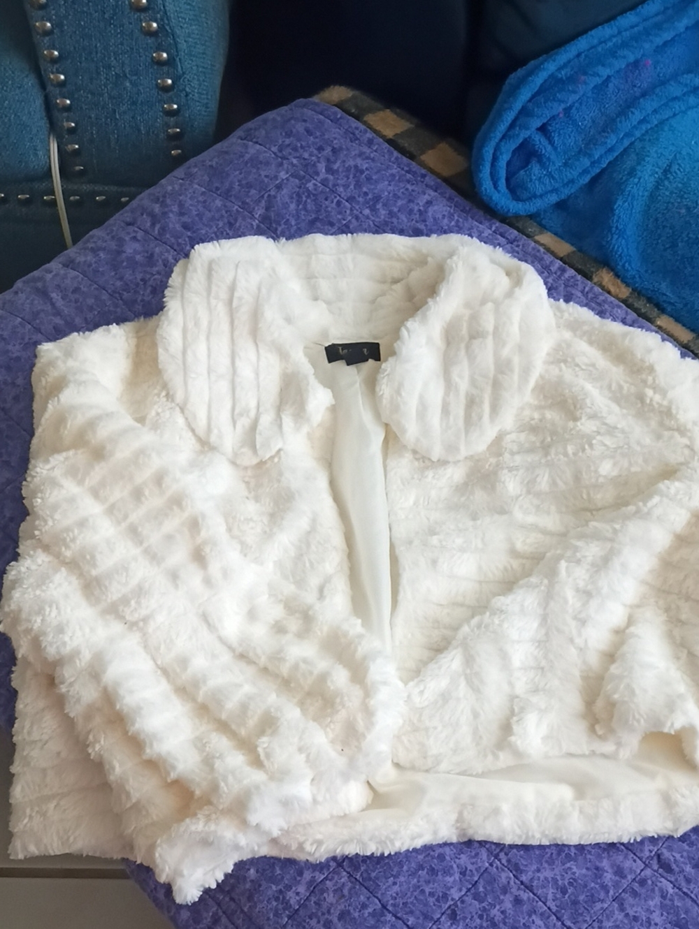 Tacera White Faux Fur Cropped Teddy Jacket